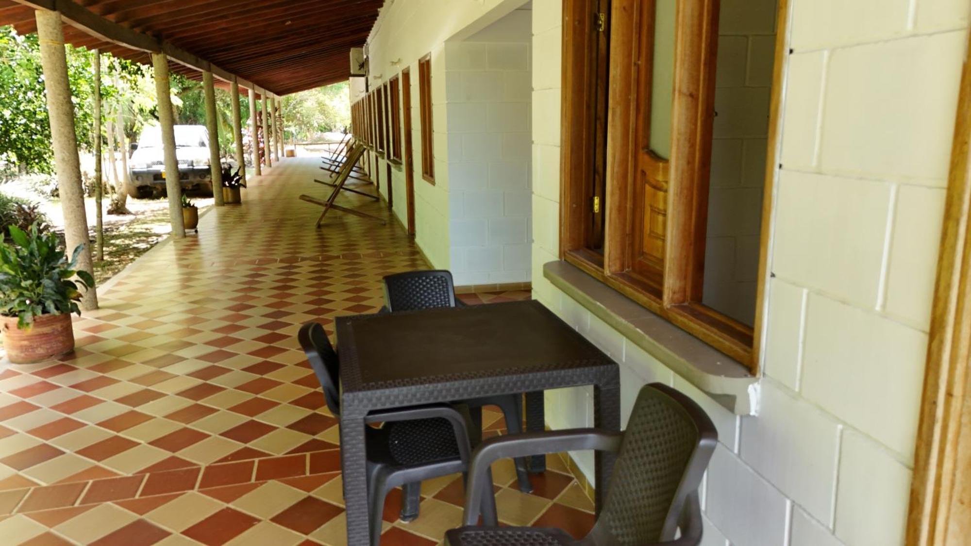 Hotel Campestre Las Cavernas La Mesa Norte 外观 照片