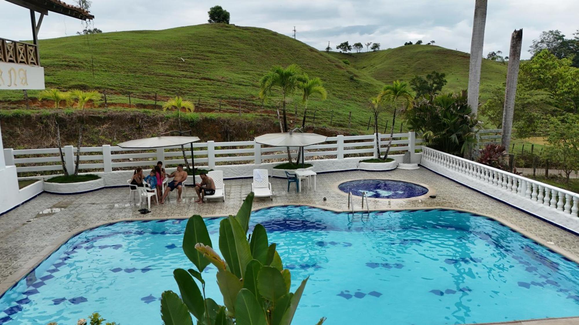 Hotel Campestre Las Cavernas La Mesa Norte 外观 照片